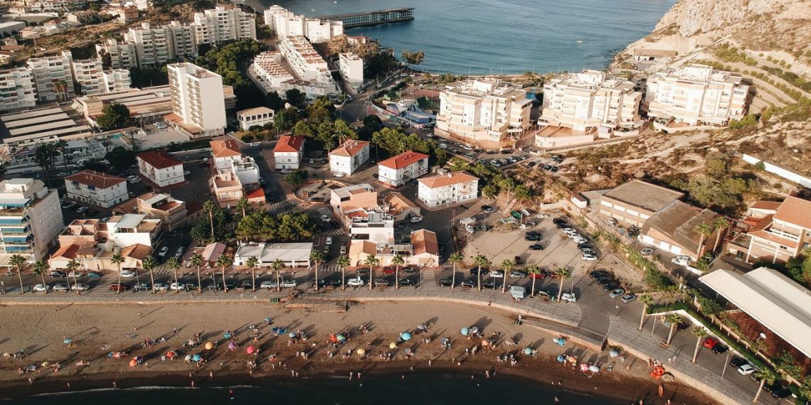 Город, о котором молчат туроператоры: где в декабре 18 градусов тепла, вкусная еда и множество развлечений