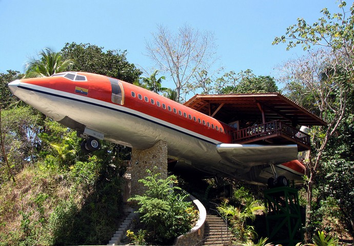 Танцующие, кривые и спиральные: самые странные дома, которые вызывают восторг у туристов