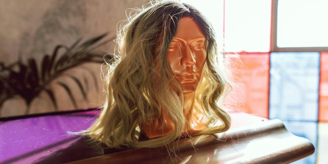 к чему снится парик с длинными волосами