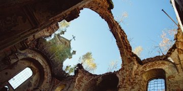 видеть во сне разрушенный потолок